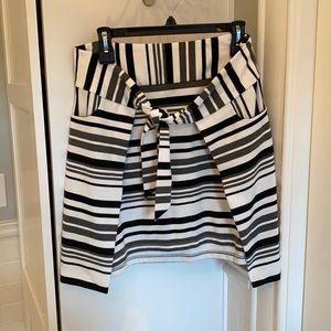Black and white CAbi skirt